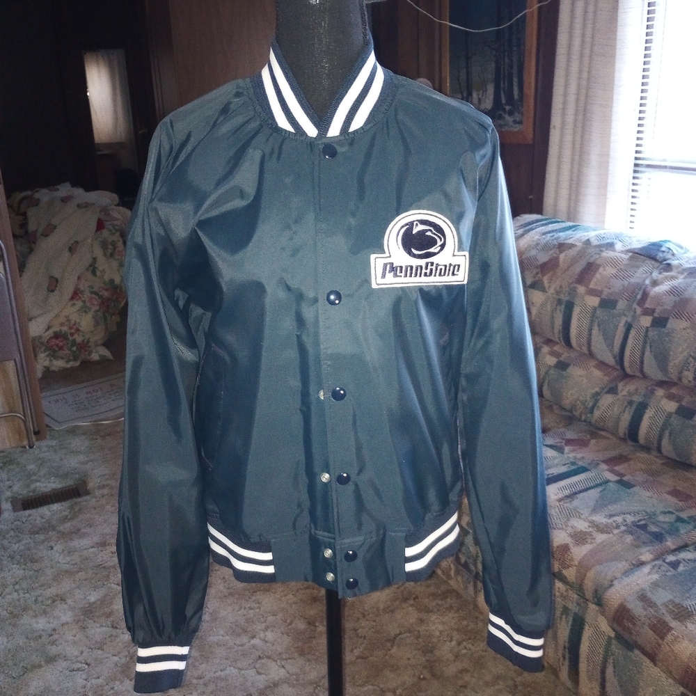 Size large Penn State wind breaker